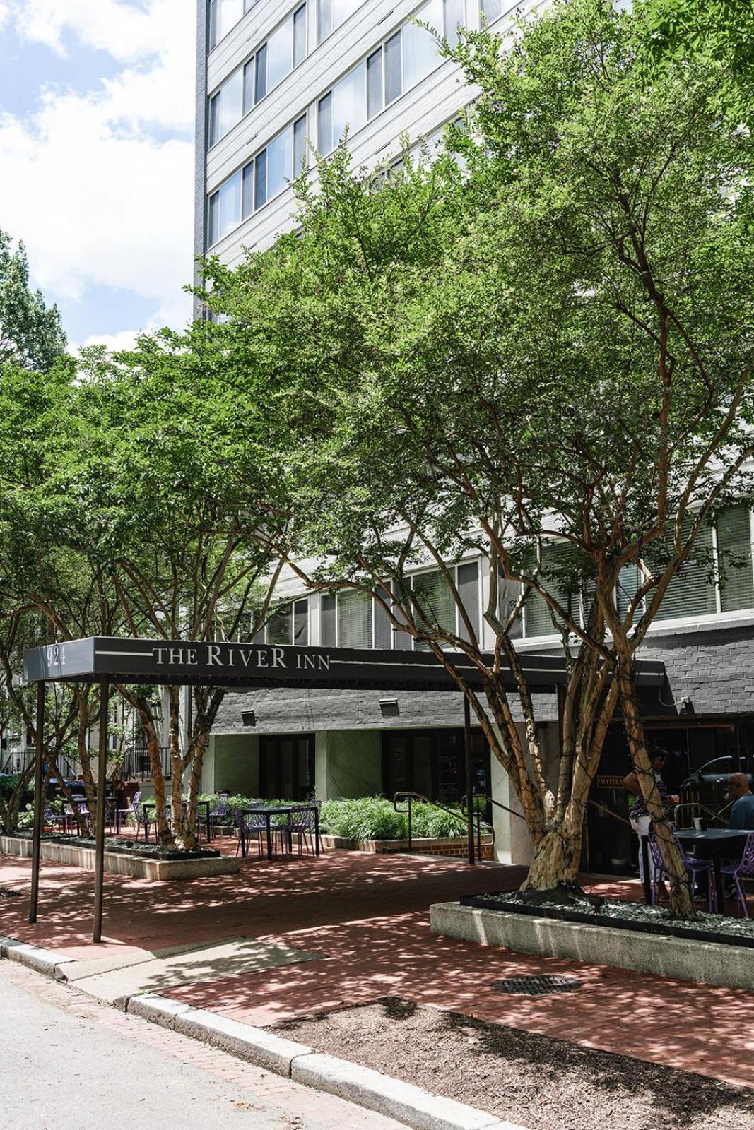 The River Inn Washington Bagian luar foto
